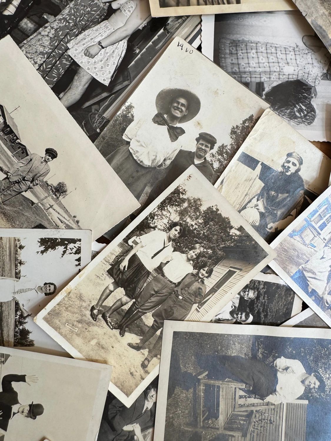 Anywhere – Everywhere: Selections from the Peter J. Cohen Collection of Vernacular Photography