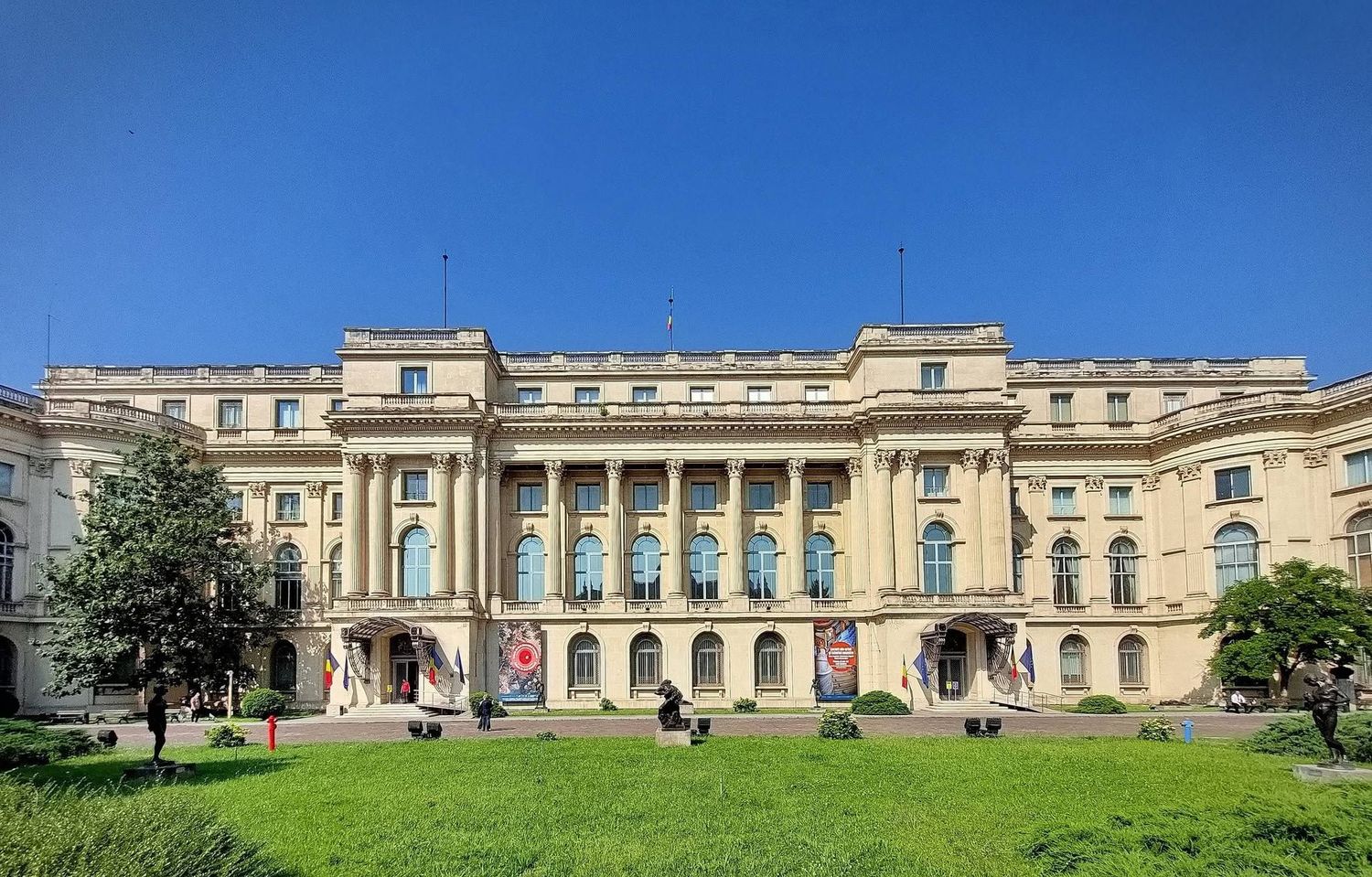 De gardă. Colecția Dr. Sorin Costina